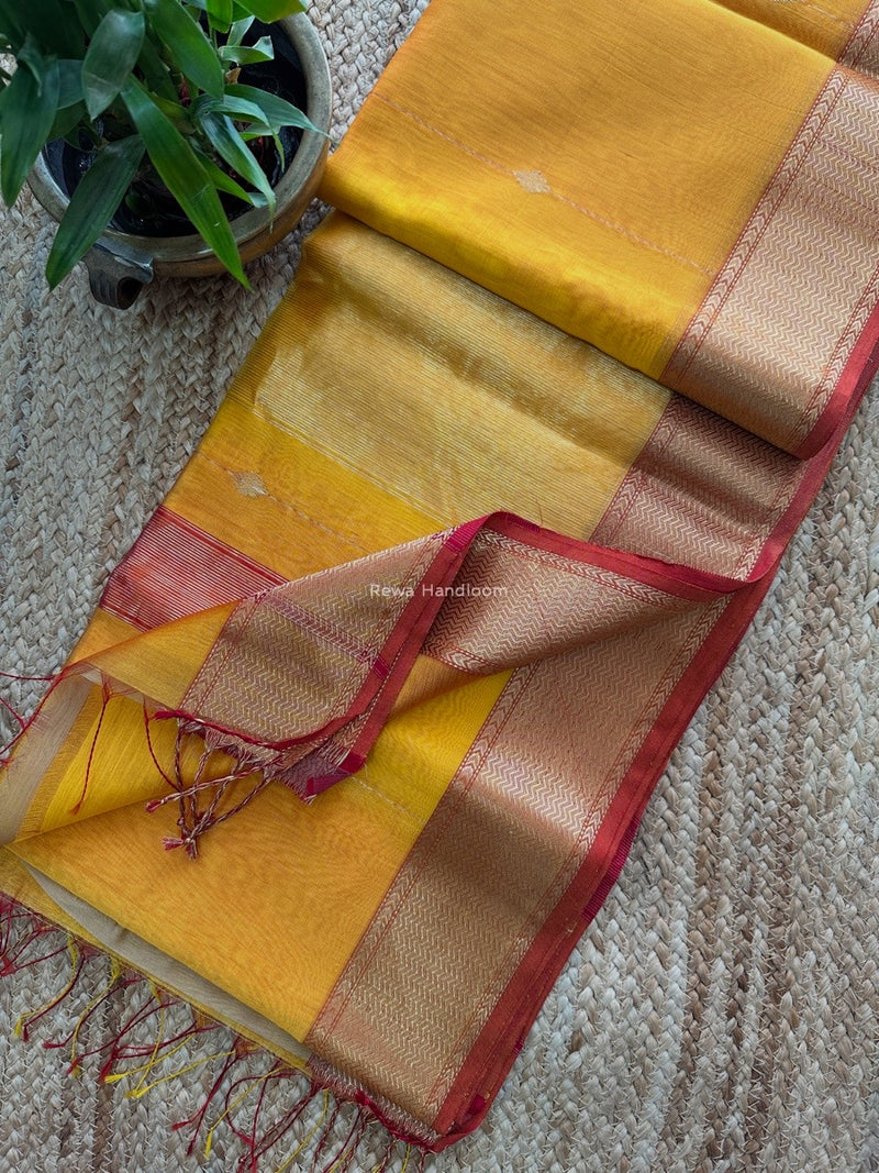 Maheshwari Shaded Butti Saree 