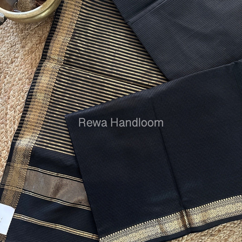 Maheshwari Garbha Reshami Silk Saree