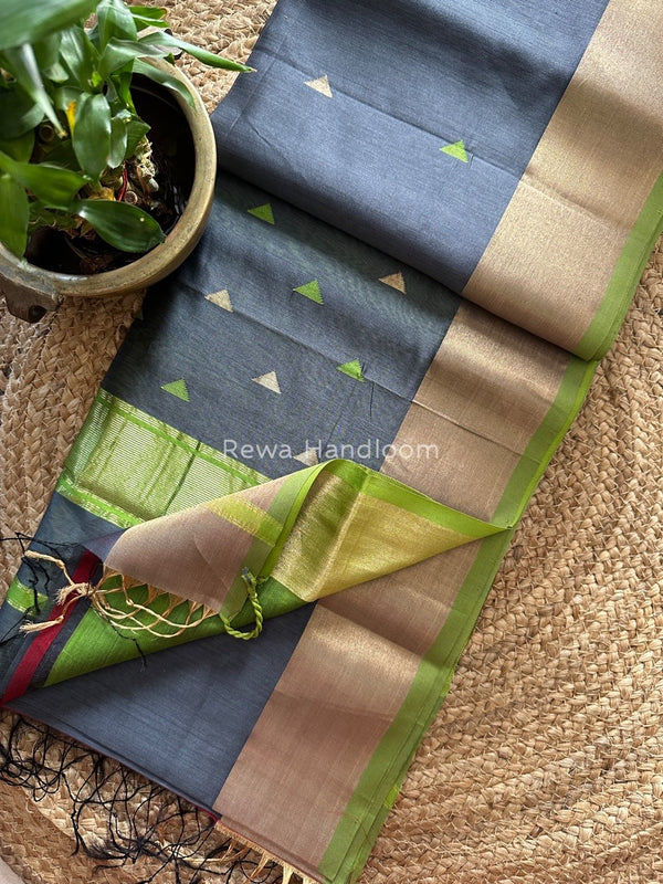  Zari Triangle Butti Maheshwari Saree