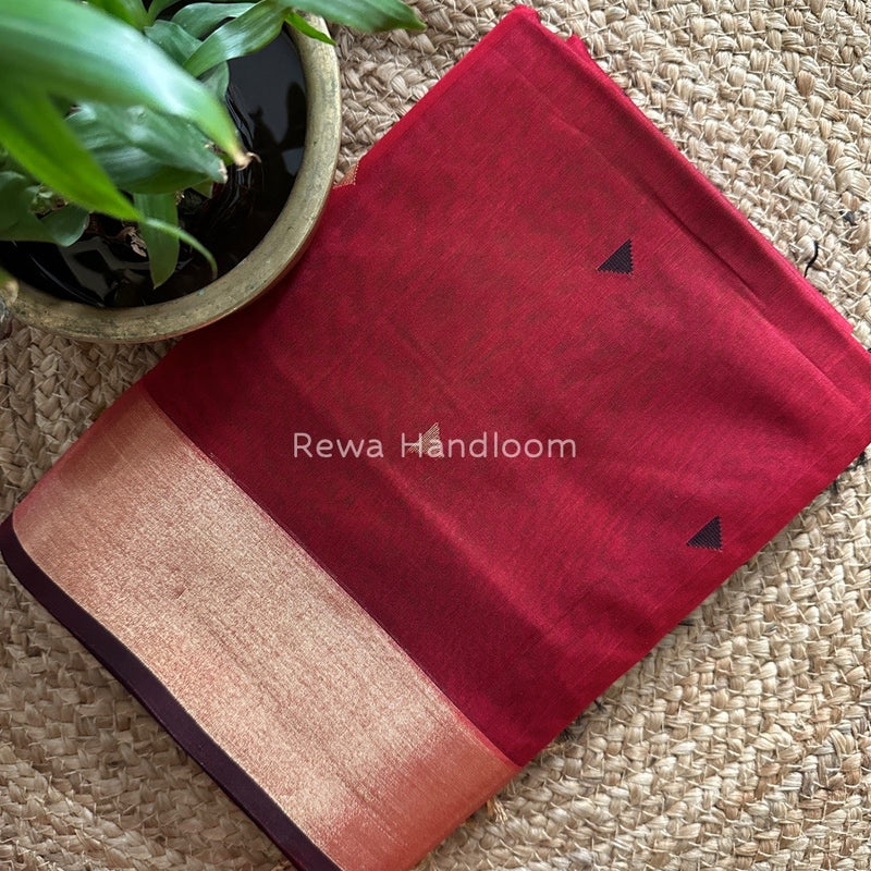 Red Zari Triangle Butti Maheshwari Saree SB033