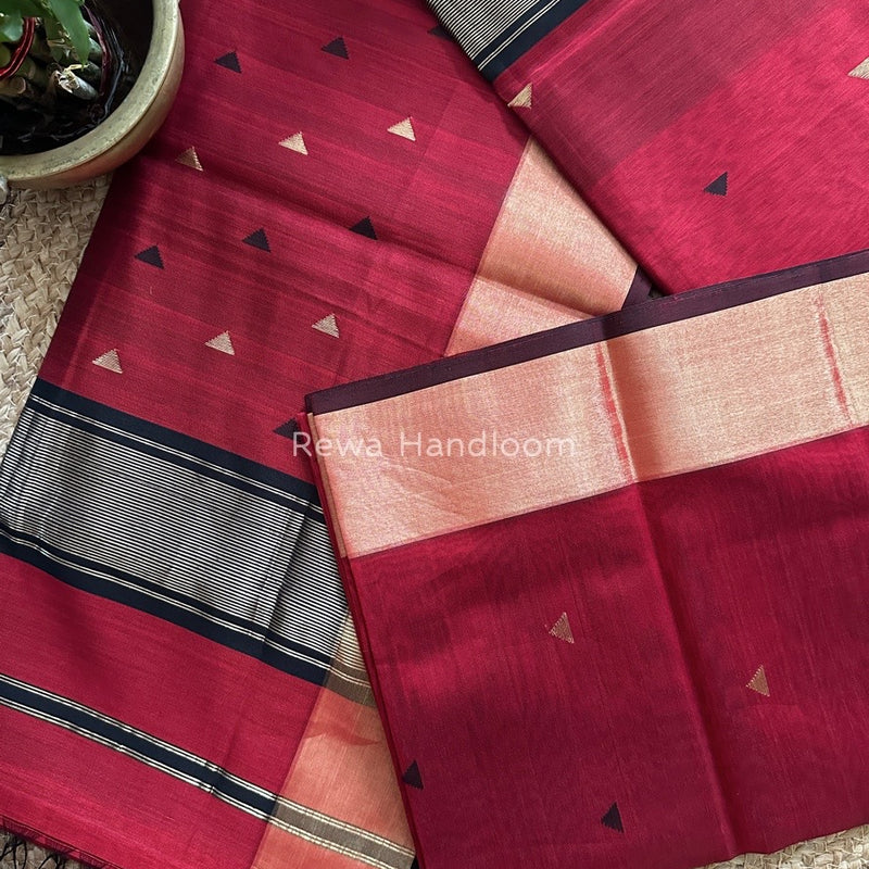 Red Zari Triangle Butti Maheshwari Saree SB033