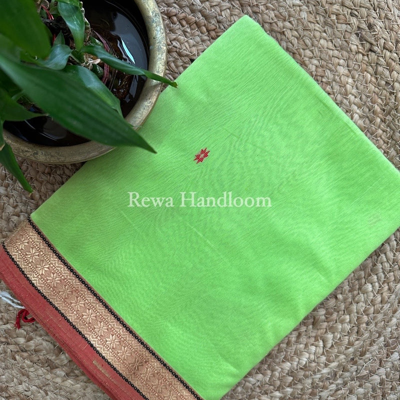 Light Pista Green Butta Pallu Zari Border Maheshwari Saree MBS030