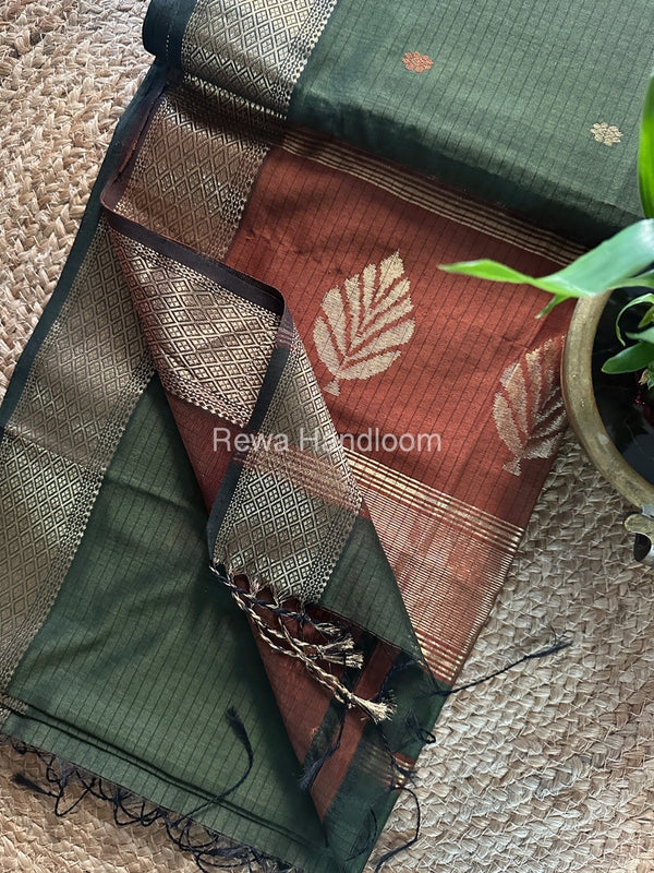 Butta Pallu Zari Border Maheshwari Saree