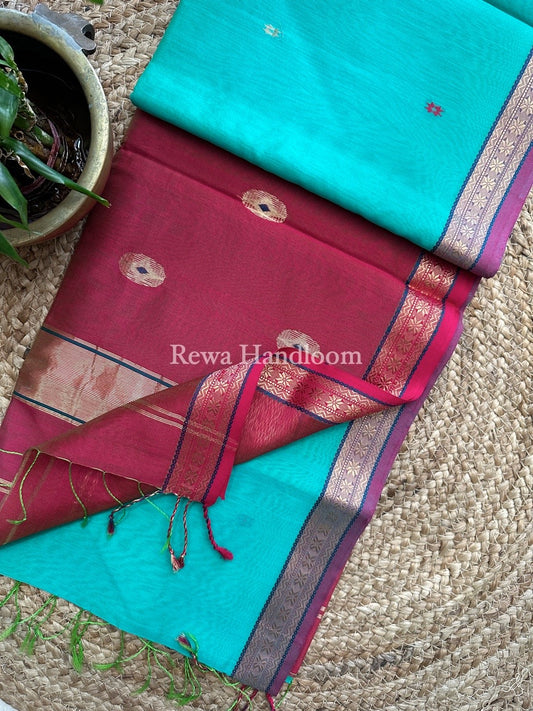 Butta Pallu Zari Border Maheshwari Saree