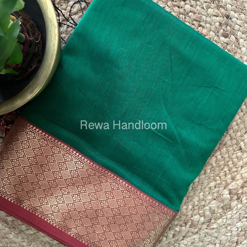 Maheshwari Zari Diamond Border Saree