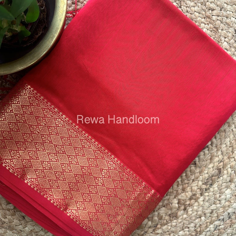 Maheshwari  Zari Diamond Border Saree