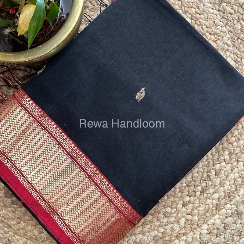  Butta Pallu Zari Border Maheshwari Saree