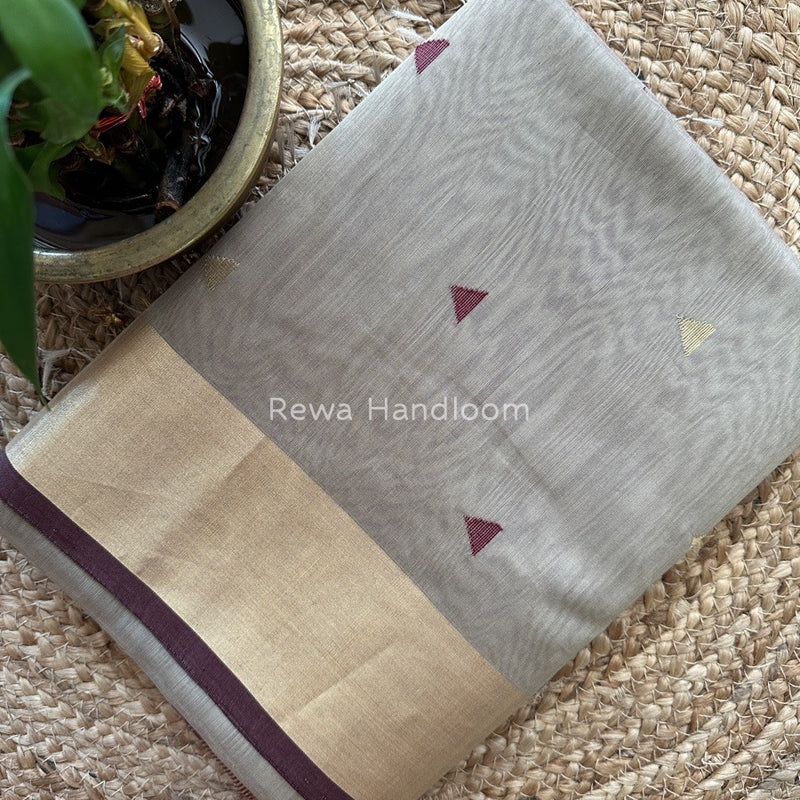 Beige Zari Triangle Butti Maheshwari Saree SB050