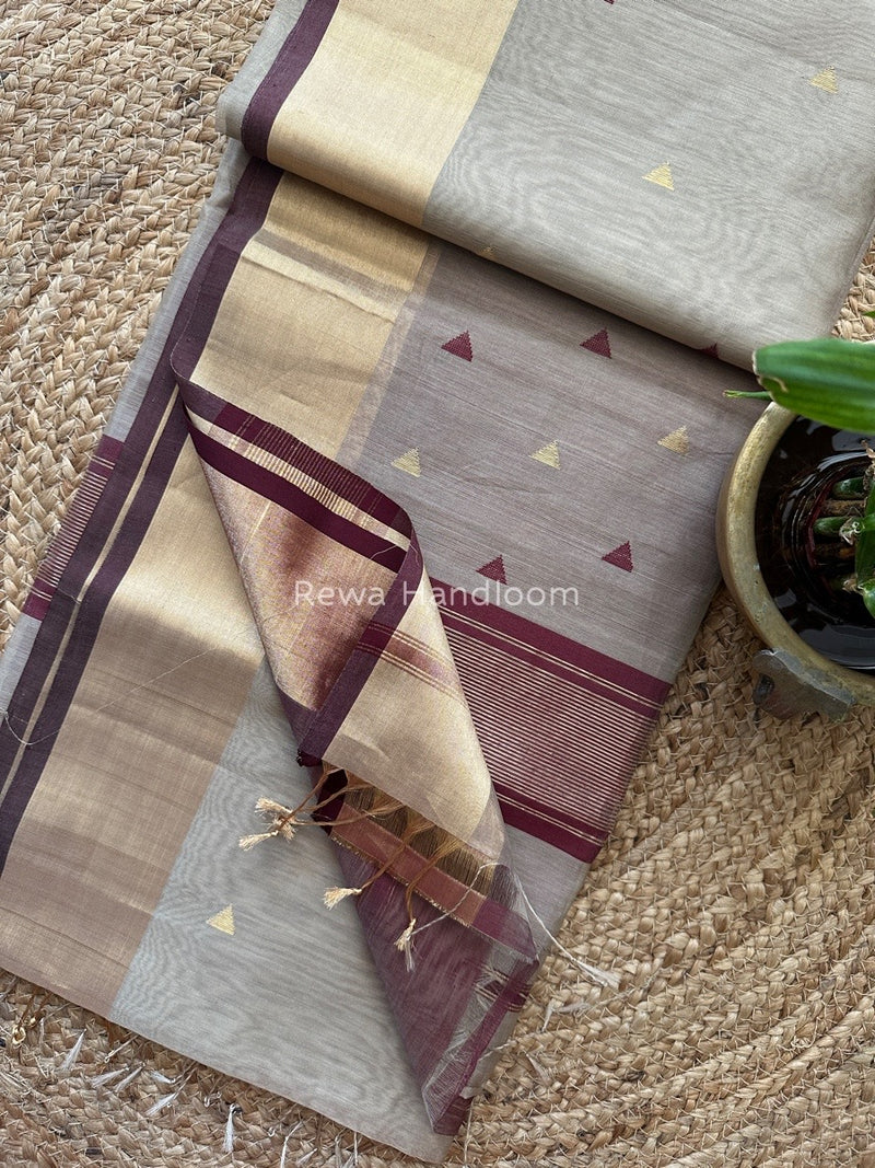 Zari Triangle Butti Maheshwari Saree