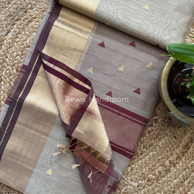 Zari Triangle Butti Maheshwari Saree