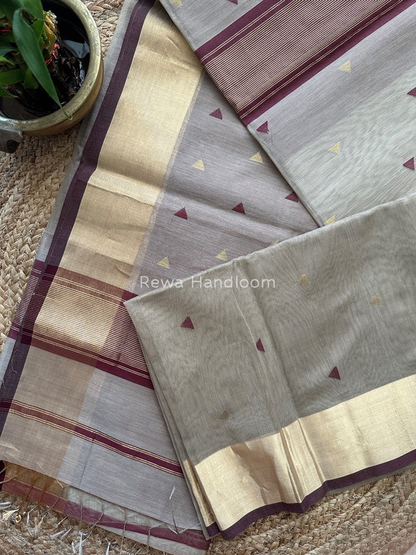 Beige Zari Triangle Butti Maheshwari Saree SB050