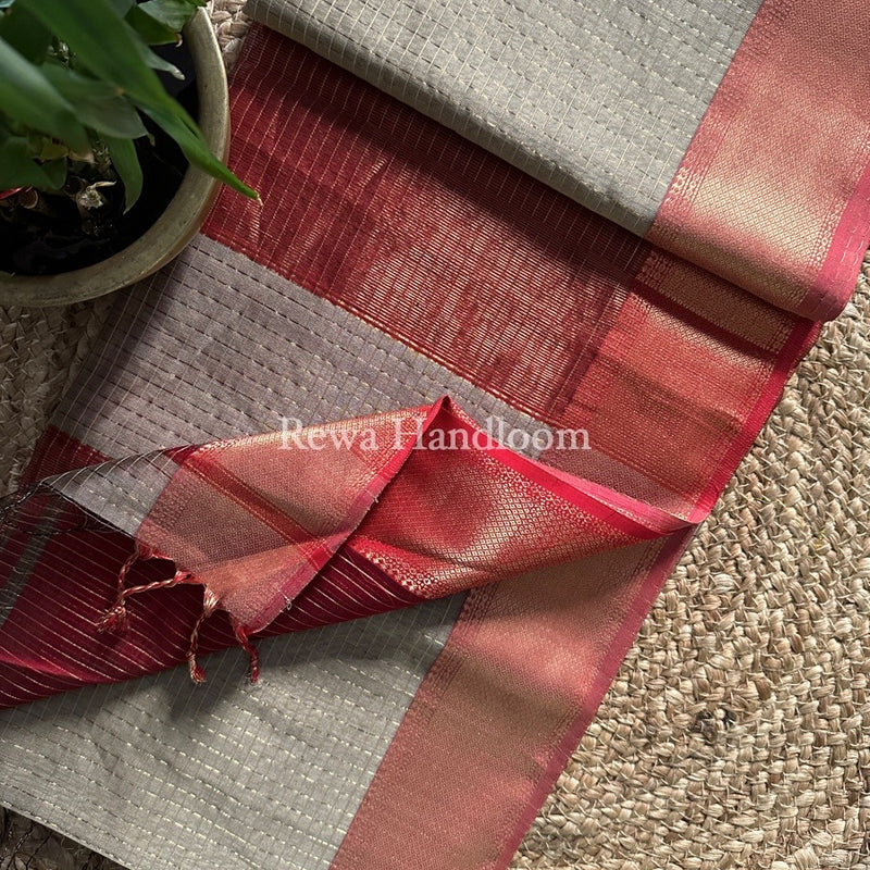 Maheshwari Zari Checks Saree