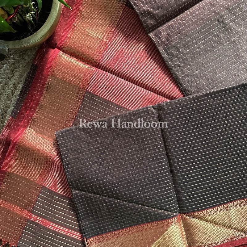  Zari Checks Saree