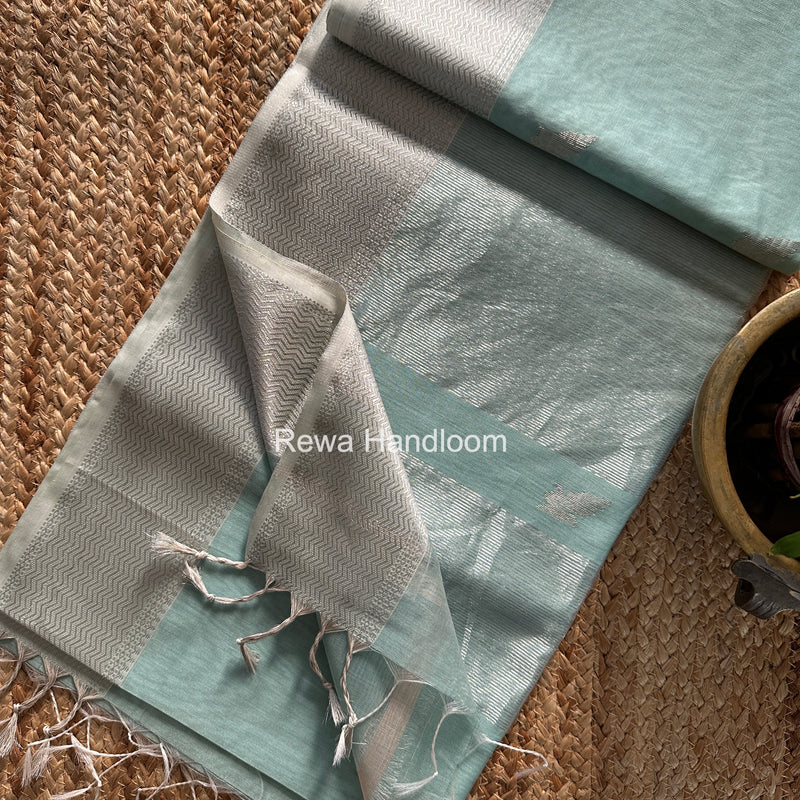 Maheshwari Silver Butti Saree