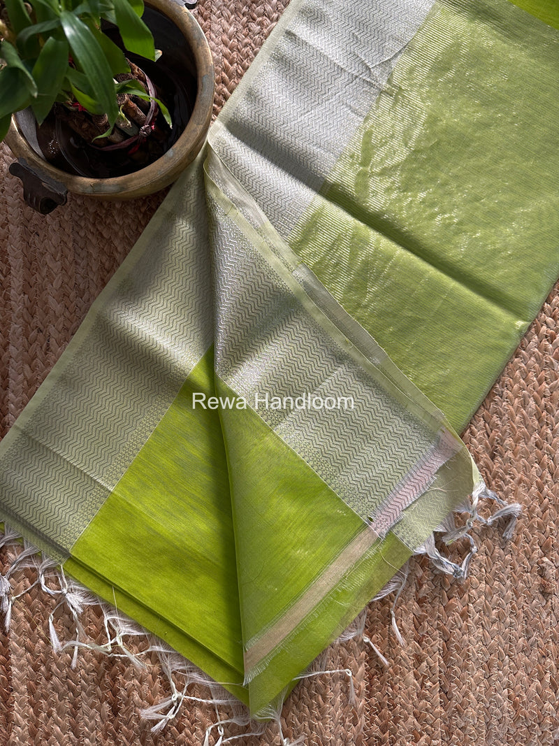 Maheshwari Parrot Green Silver Butti Saree SGSB025