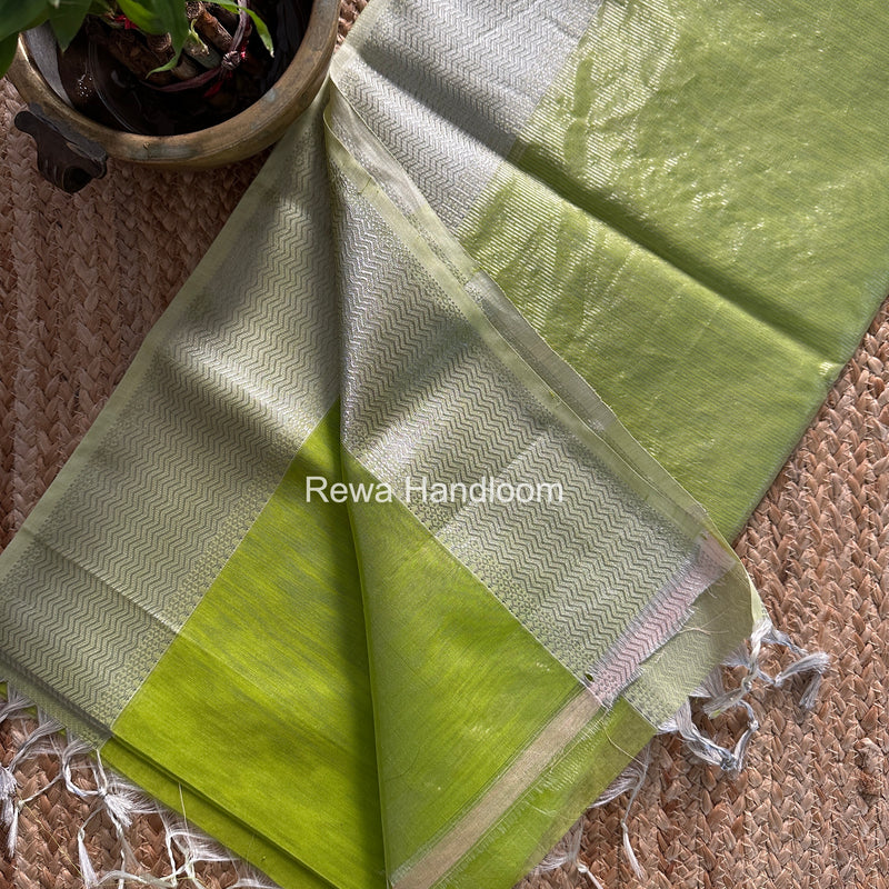 Maheshwari Parrot Green Silver Butti Saree SGSB025