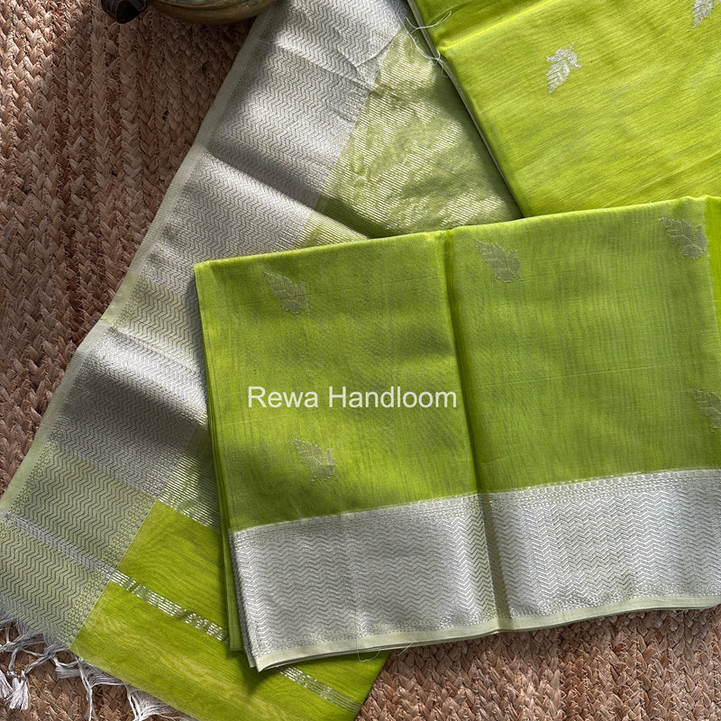 Maheshwari Parrot Green Silver Butti Saree SGSB025