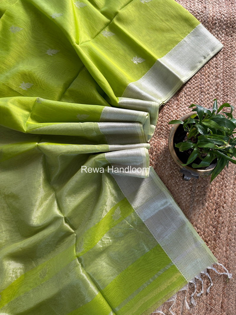 Maheshwari Parrot Green Silver Butti Saree SGSB025