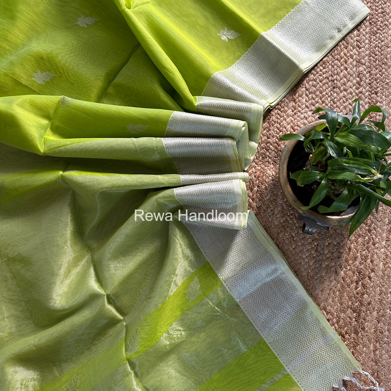 Maheshwari Parrot Green Silver Butti Saree SGSB025