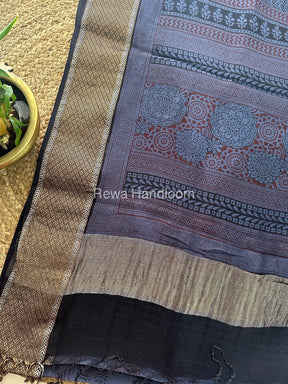 Maheshwari Dark Grey Bagh Print Saree BPSS066