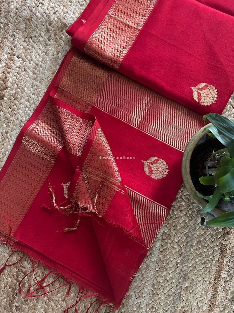 Butta Zari Border Maheshwari Saree 