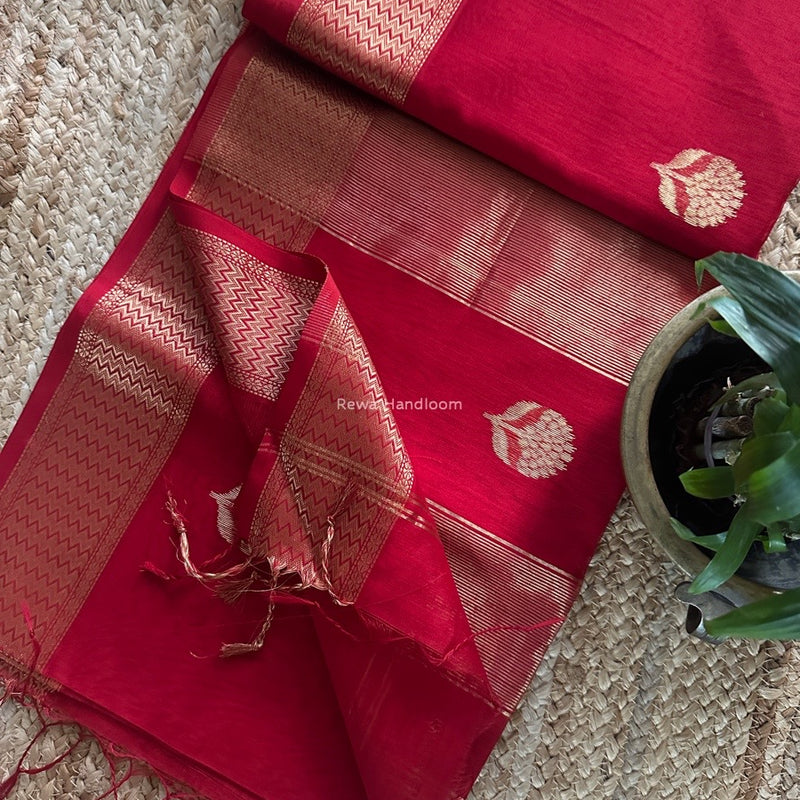 Butta Zari Border Maheshwari Saree 