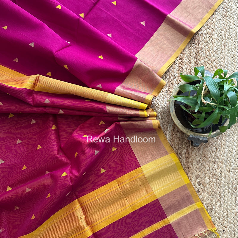Magenta Triangle Butti Maheshwari Saree SB0185
