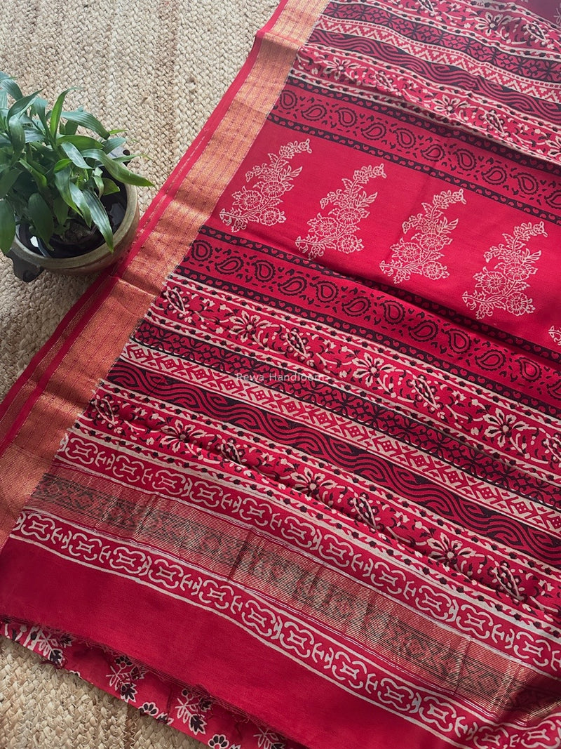 Maheshwari Red Bagh Print Small Border Saree MTBS111