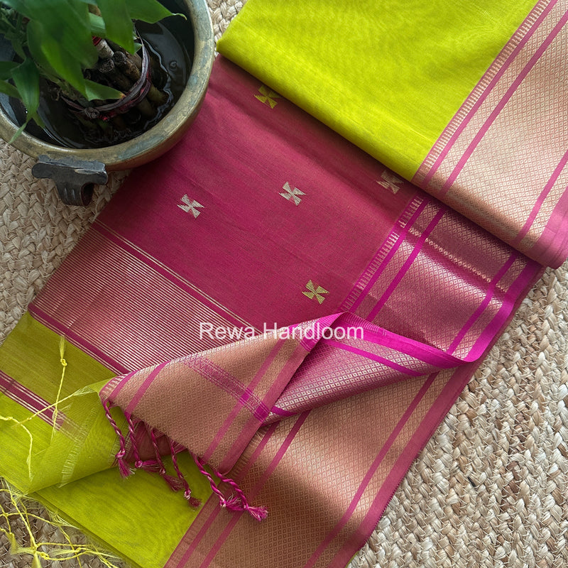 Maheshwari Swastika Butti Saree