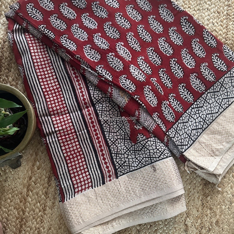 Maheshwari Bagh Print Small Border Saree