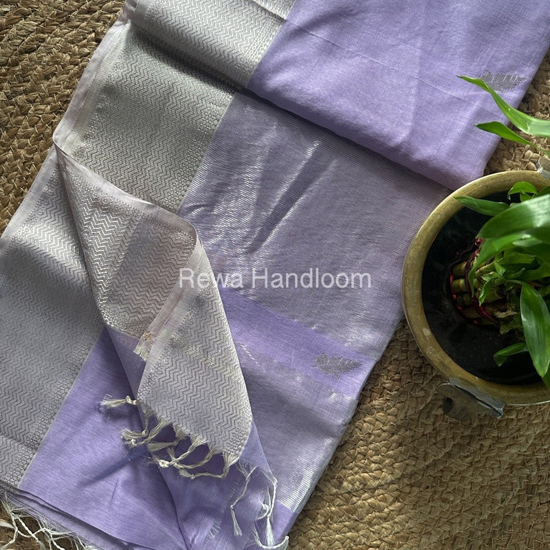 Maheshwari Silver Butti Saree