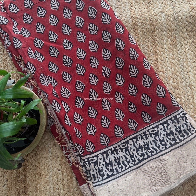 Maheshwari Red Bagh Print Small Border Saree MTBS124