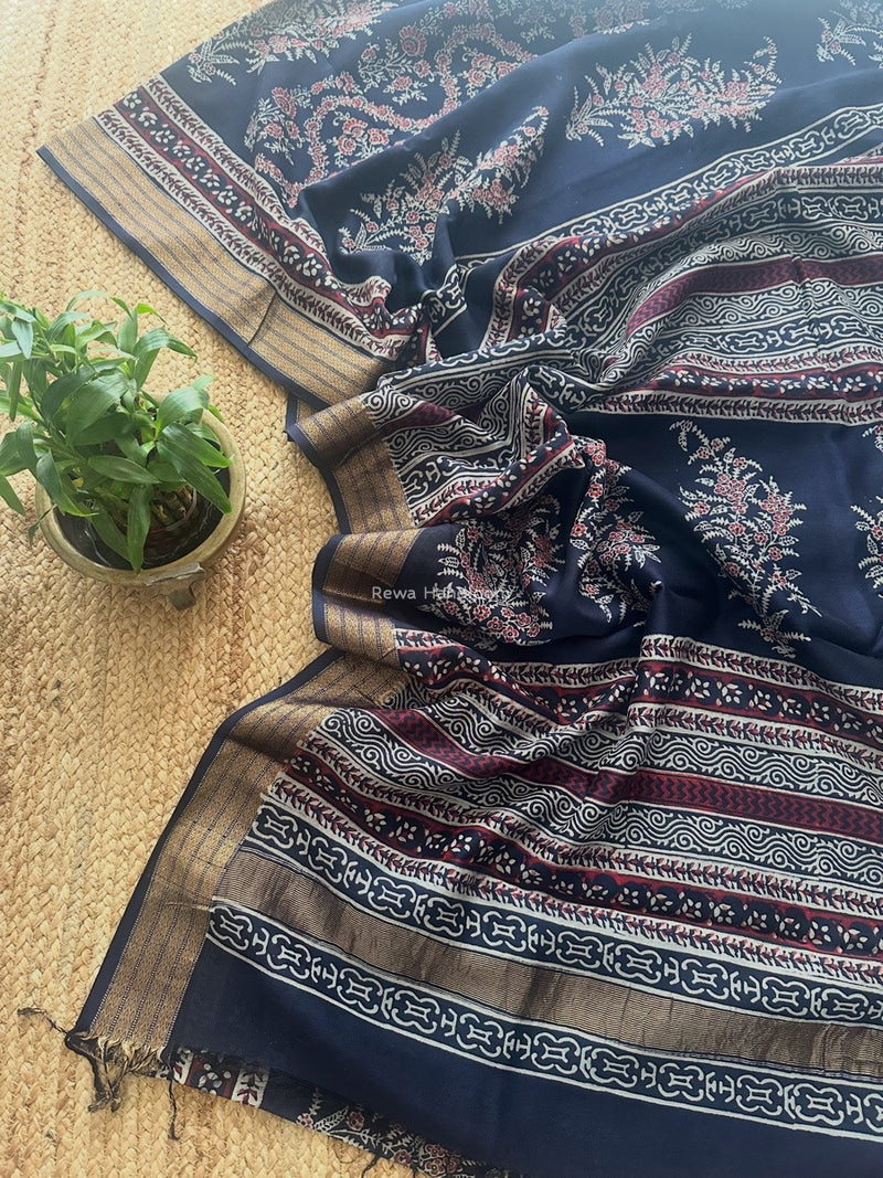 Maheshwari Navy Blue Bagh Print Small Border Saree MTBS127