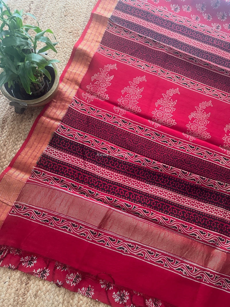 Maheshwari Red Bagh Print Small Border Saree MTBS126