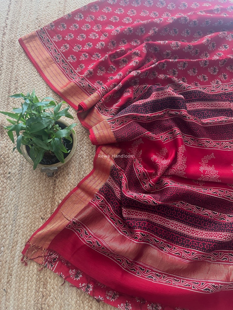 Maheshwari Red Bagh Print Small Border Saree MTBS126