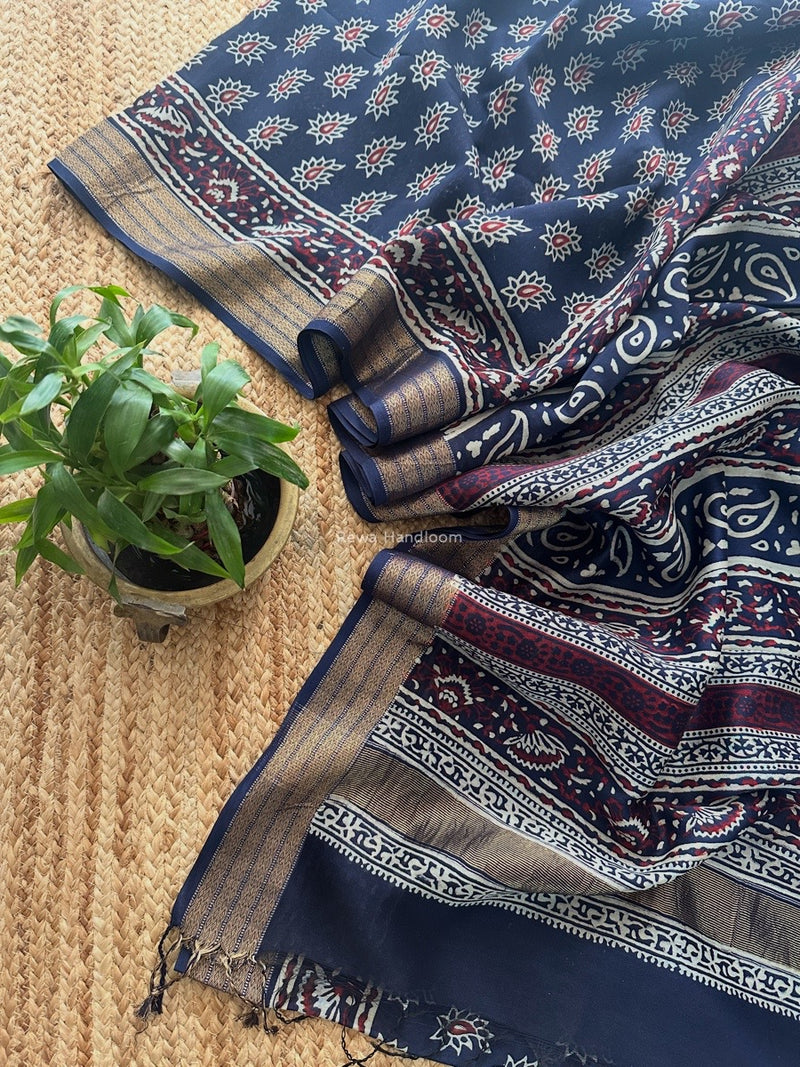 Maheshwari Navy Blue Bagh Print Small Border Saree MTBS125