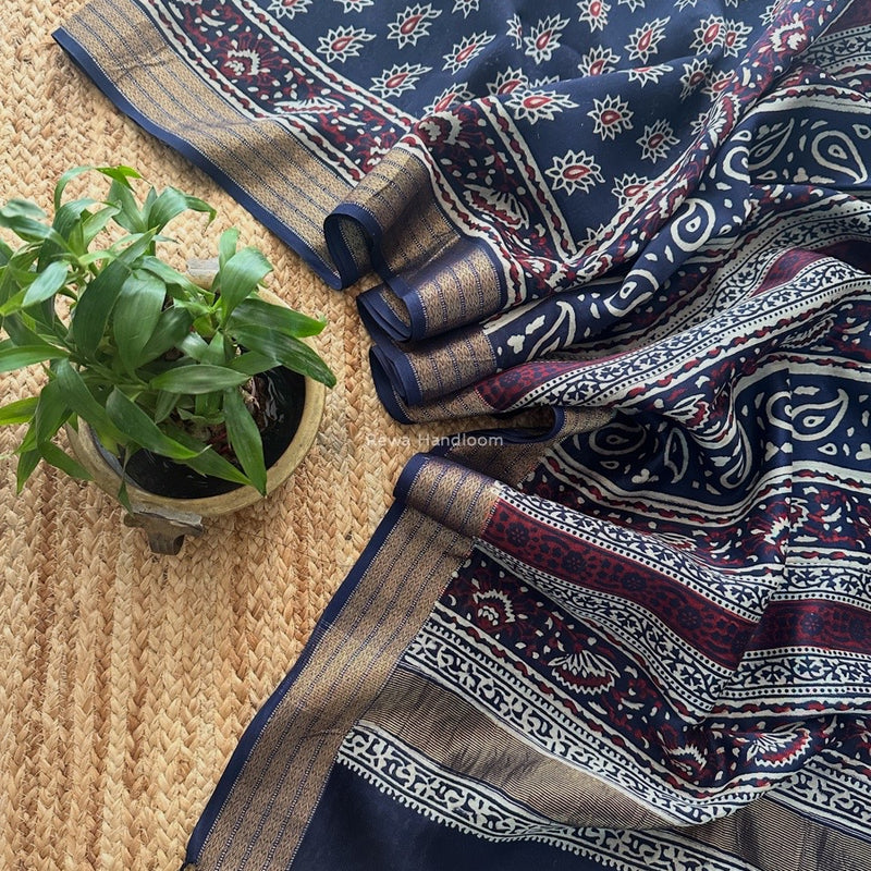 Maheshwari Navy Blue Bagh Print Small Border Saree MTBS125
