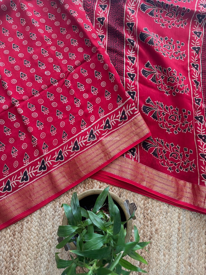 Maheshwari Red Bagh Print Small Border Saree MTBS128