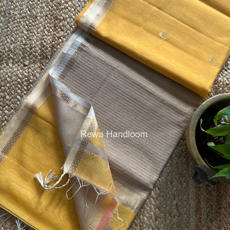  Zari Butti Maheshwari Saree