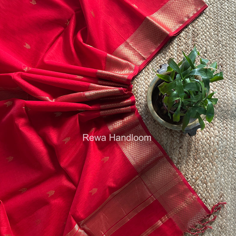 Red V Butti ~ Maheshwari Saree-ZB128