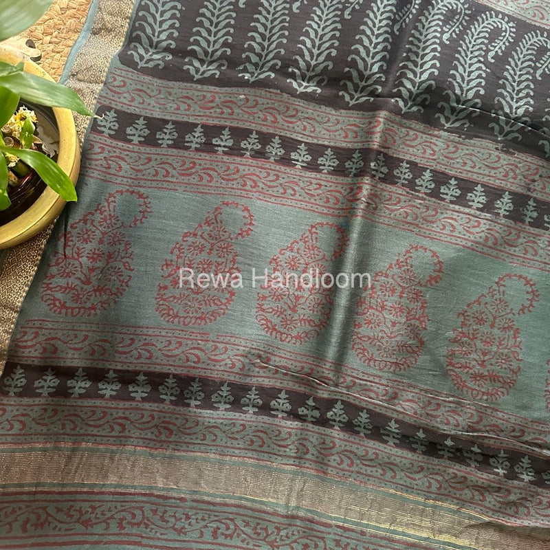 Maheshwari Rama Green Bagh Print Small Border Saree MTBS032