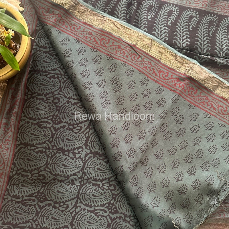 Maheshwari Rama Green Bagh Print Small Border Saree MTBS032