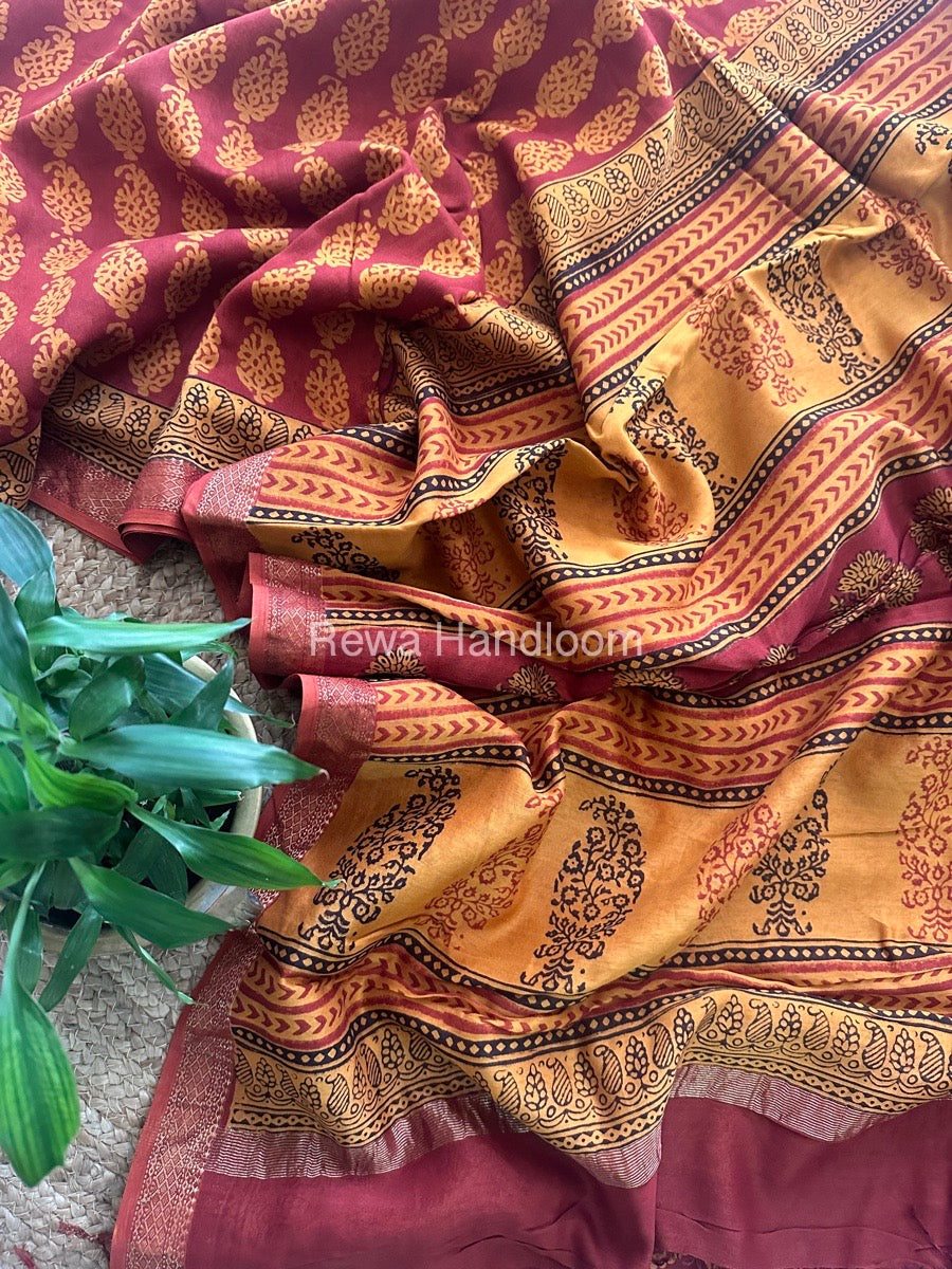 Maheshwari Rust Bagh Print Small Border Saree MTBS037