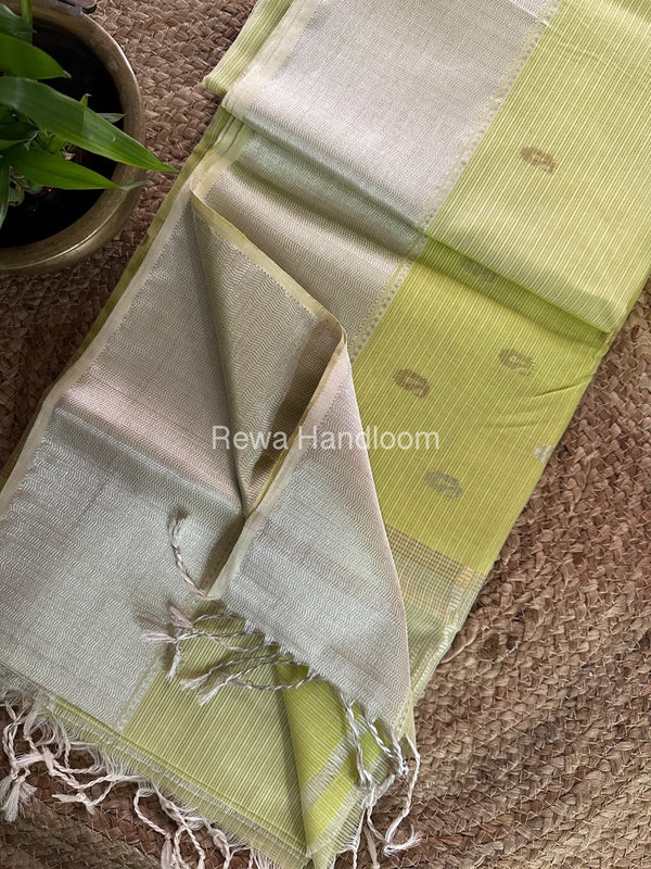 Maheshwari Silver Butti Saree
