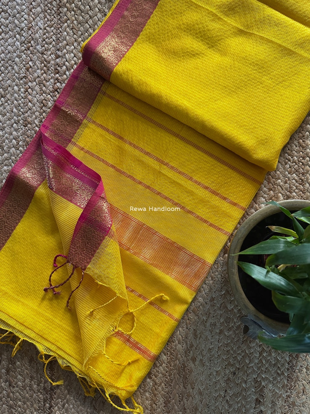 Maheshwari Yellow Garbha Reshami Silk Saree GS268 – Rewa Handloom