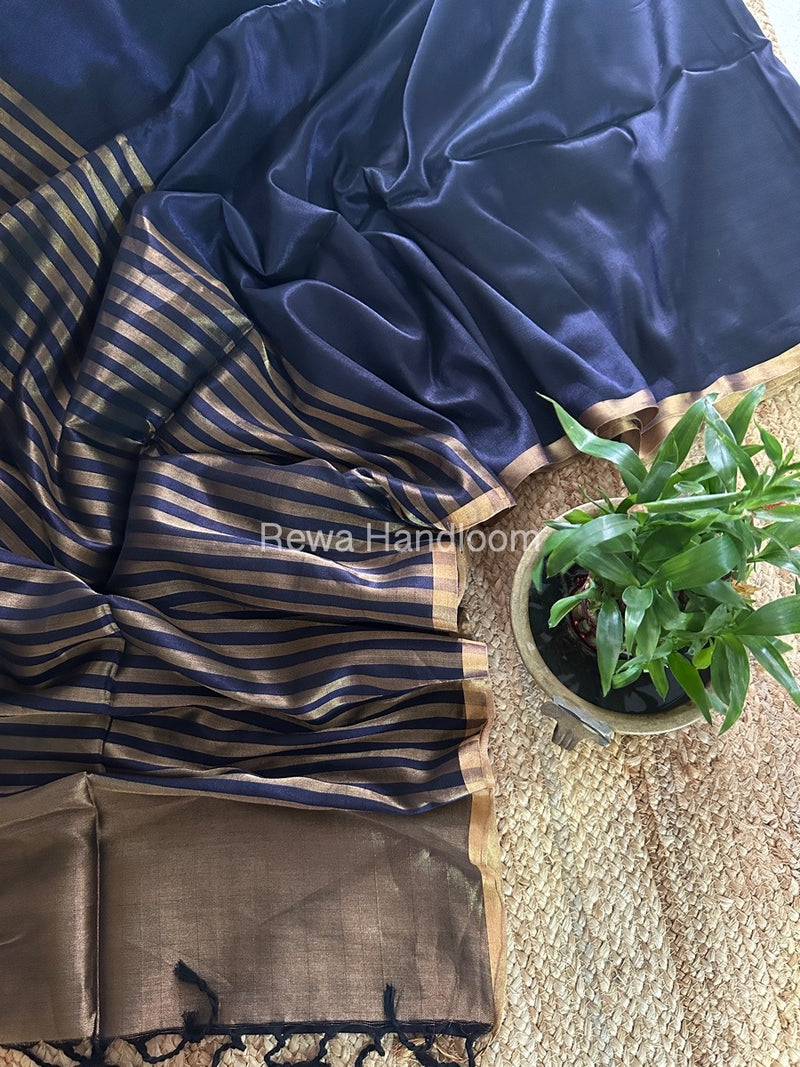 Exclusive Maheshwari Navy Blue Four Paddle Weaving Saree FPS02