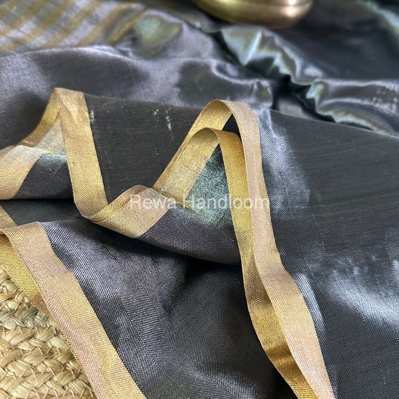 Exclusive Maheshwari Grey Four Paddle Weaving Saree FPS05