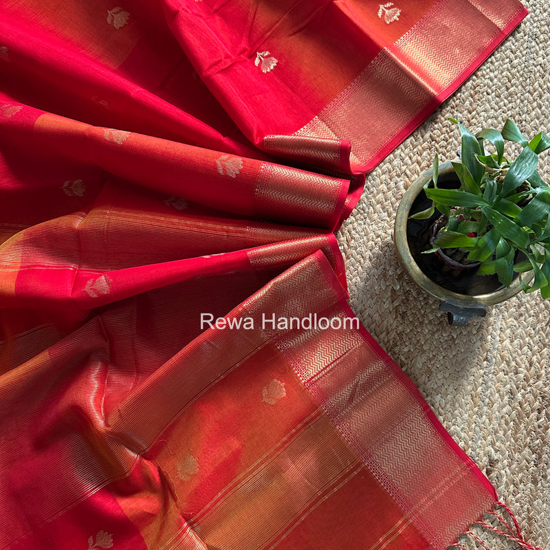 Maheshwari Red Lotus Shaded Butta Saree SLB014