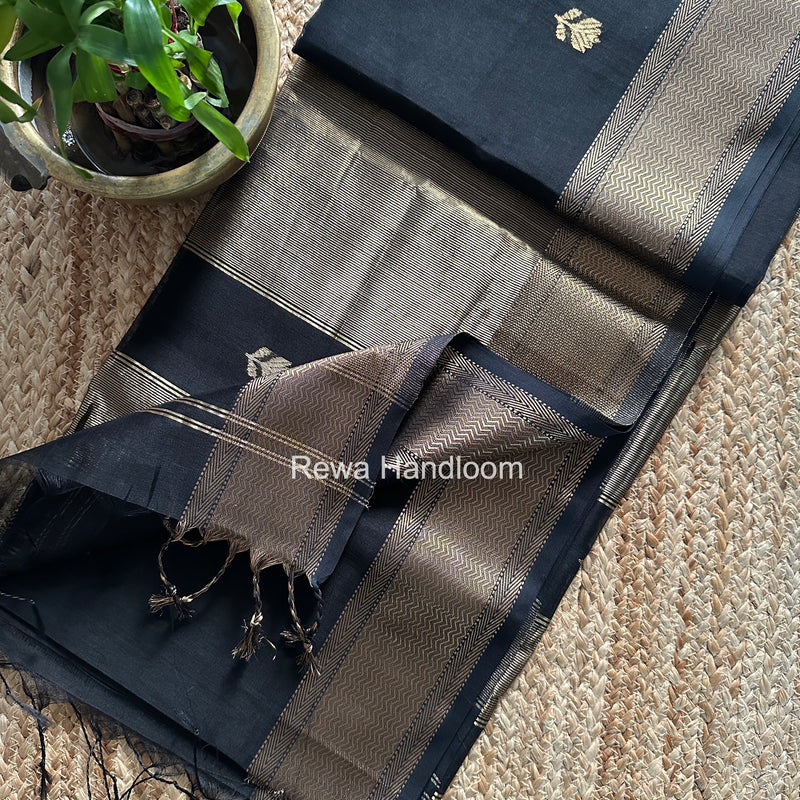 Maheshwari Lotus Butta Saree