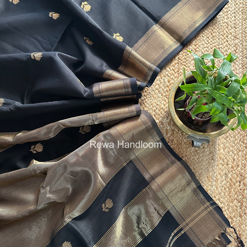 Maheshwari Black Lotus Butta Saree LLBS051